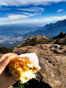 Lanche-almoço no cume do Morro do Couto - Parque Nacional de Itatiaia
